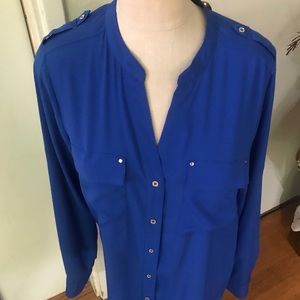 Calvin Klein beautiful blouse w/roll up sleeves